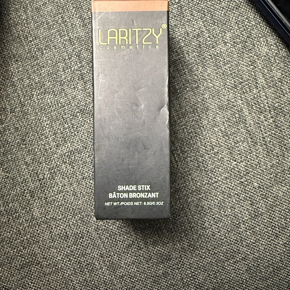 Laritzy Cosmetics highlighted item